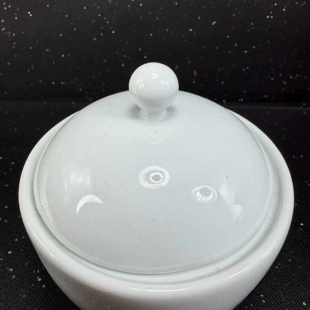 Fitz and Floyd Everyday White Porcelain Sugar Bowl with Lid 4x5 Inch Classic